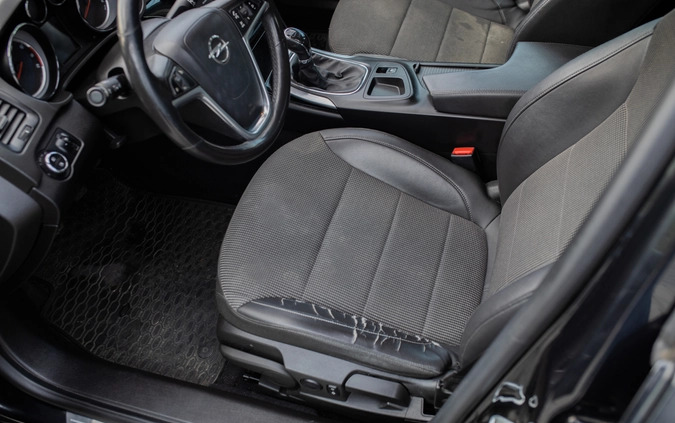 Opel Insignia cena 36900 przebieg: 251000, rok produkcji 2013 z Częstochowa małe 232